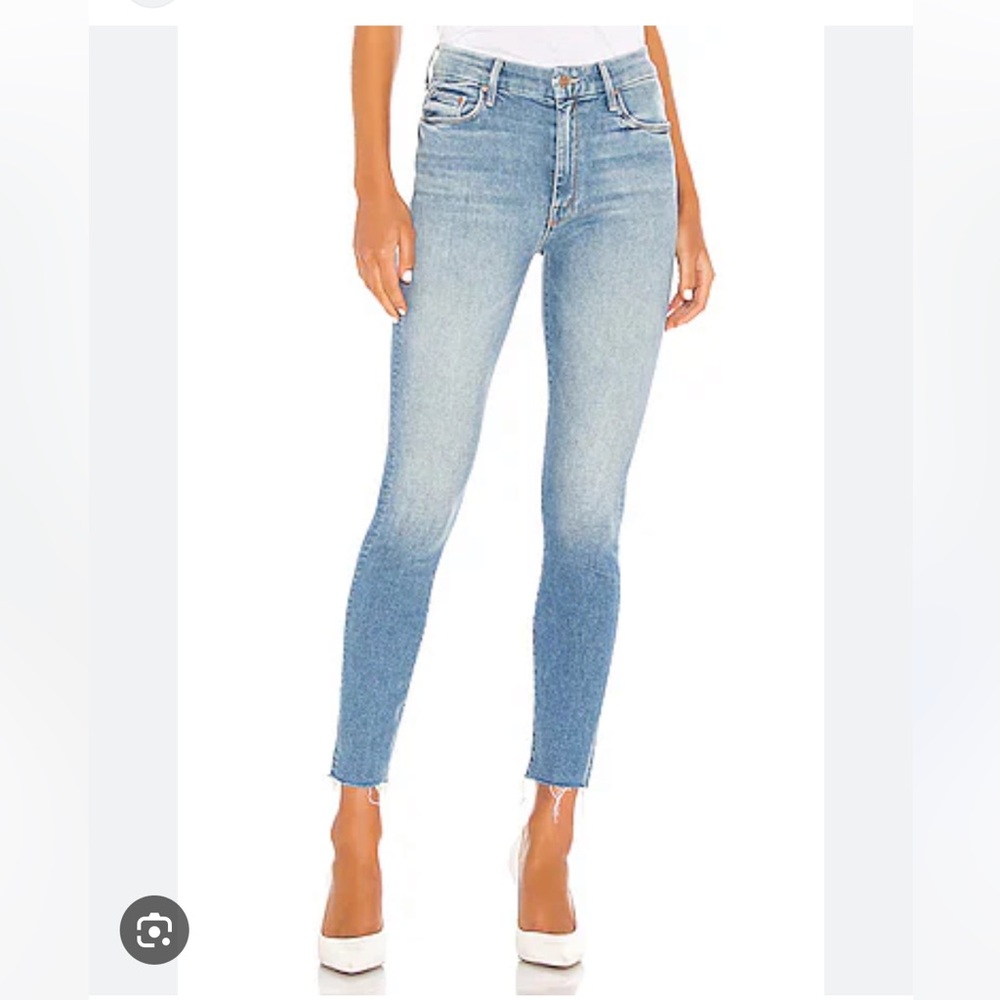 Mother High Waisted Looker Ankle Fray in Shoot to Thrill